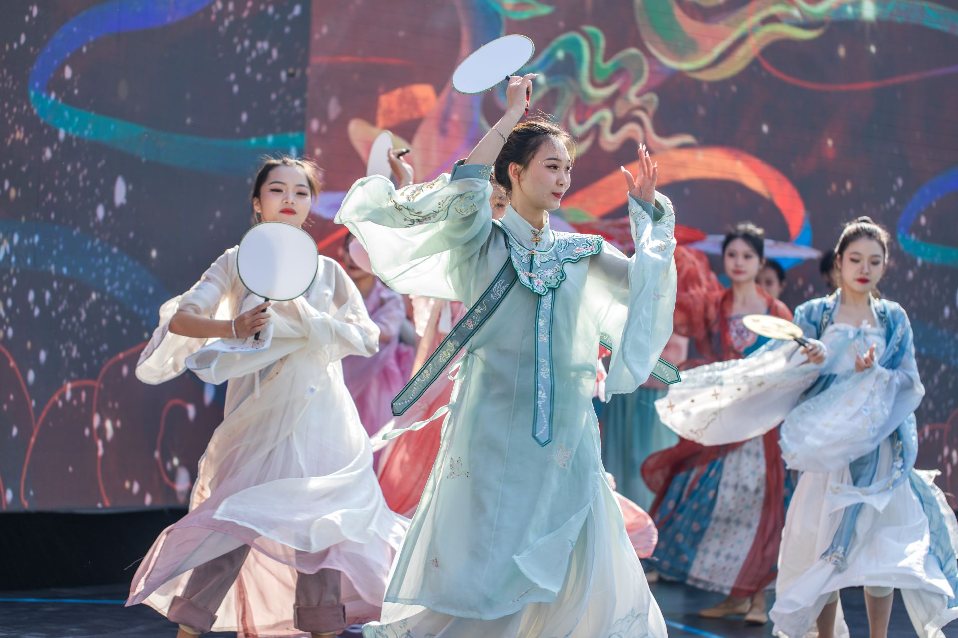 正在上传... 22b4ee5d38cd6727edc7fb40ad7a1d5f.jpeg