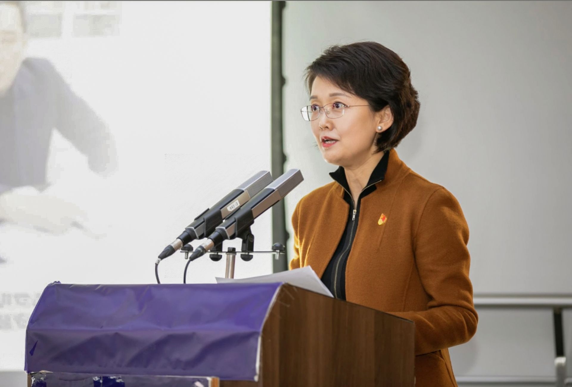 正在上传... 3ddb16c8a66d78e0d3f95468f62973c3.jpeg