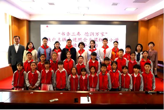 正在上传... e722e71e0d10601cf34f30e74e7e8dc0.jpg