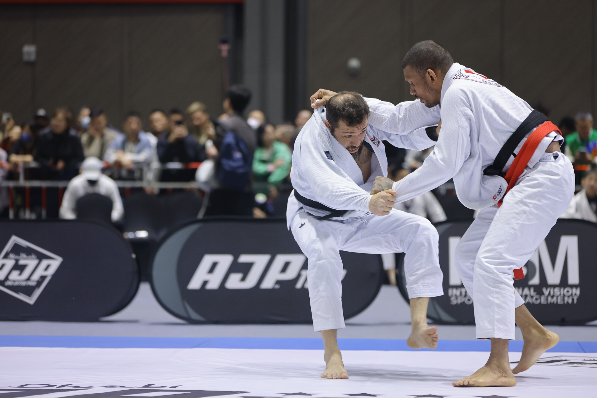 正在上传... ebc03eef46f4b21cc36c969f7444132c.png